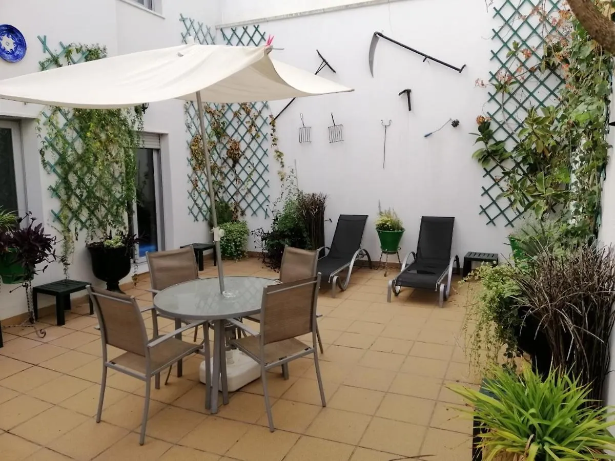 Aparment In Historical & Commercial Center 5Minutes Walking To The Alcazar Apartment Cordoba