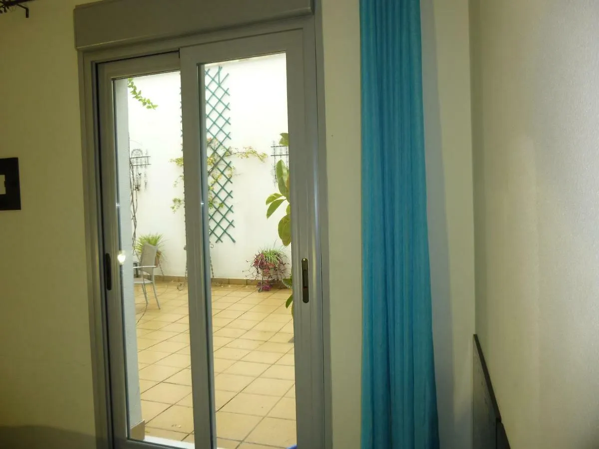 アパート コルドバAparment In Historical & Commercial Center 5Minutes Walking To The Alcazarアパートメント スペイン