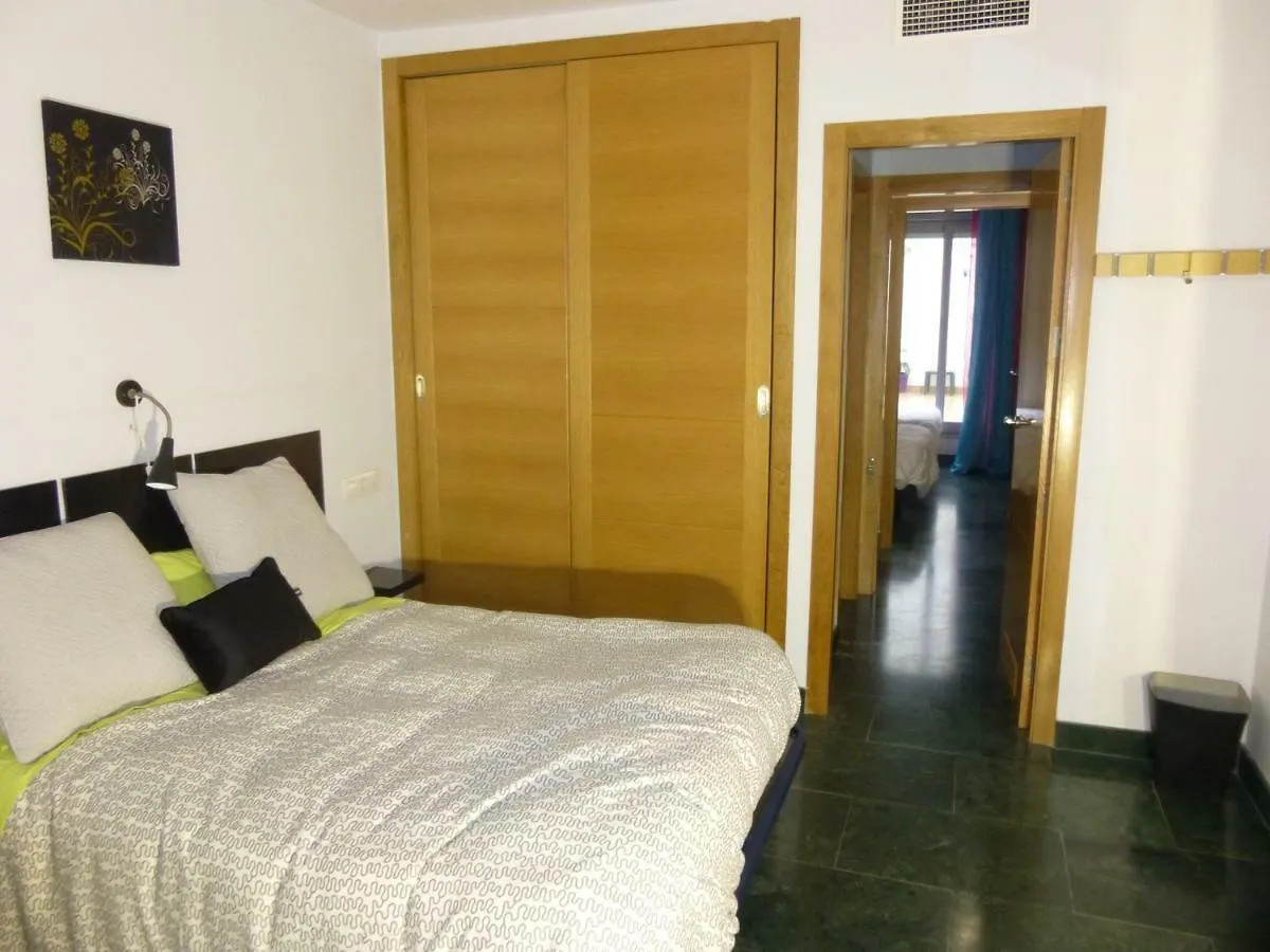 Aparment In Historical & Commercial Center 5Minutes Walking To The Alcazar Apartment Cordoba