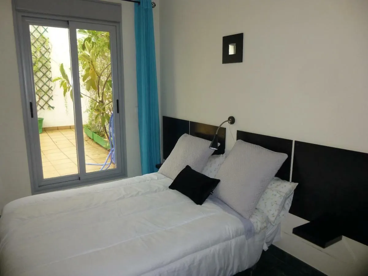 Aparment In Historical & Commercial Center 5Minutes Walking To The Alcazar Apartment Cordoba Spain